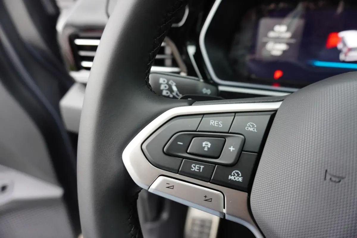 Maxi L2 150pk Plug-in Hybride Style Automaat Apple Carplay Navigatie Camera Parkeersensoren LED 5 persoons ACC Cruise control