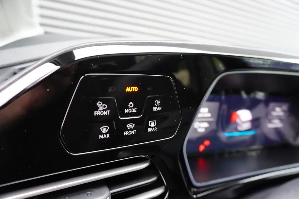 Maxi L2 150pk Plug-in Hybride Style Automaat Apple Carplay Navigatie Camera Parkeersensoren LED 5 persoons ACC Cruise control