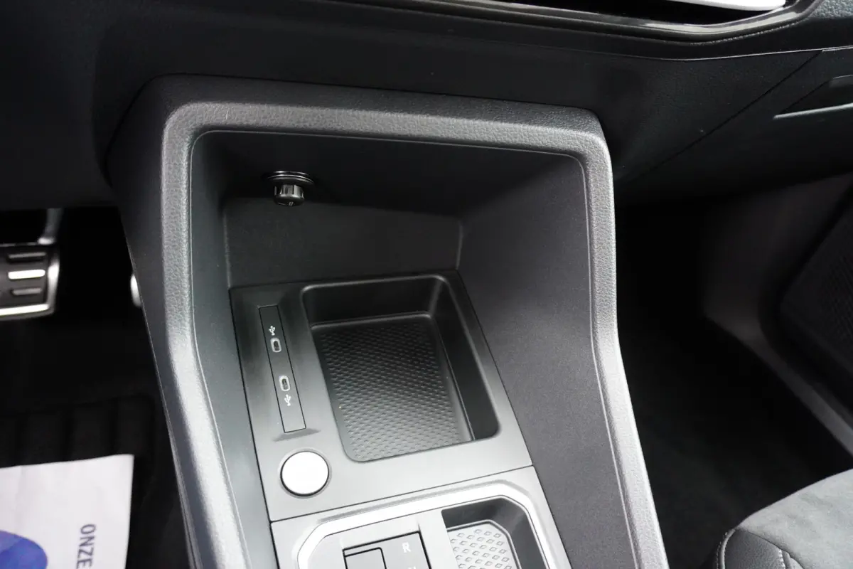 Maxi L2 150pk Plug-in Hybride Style Automaat Apple Carplay Navigatie Camera Parkeersensoren LED 5 persoons ACC Cruise control