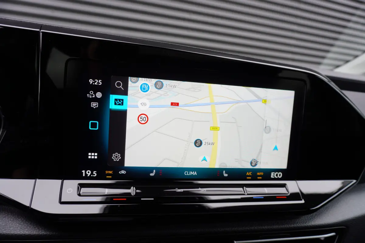 Maxi L2 150pk Plug-in Hybride Style Trekhaak Automaat Apple Carplay Navigatie Camera Parkeersensoren LED 5 persoons ACC Cruise control