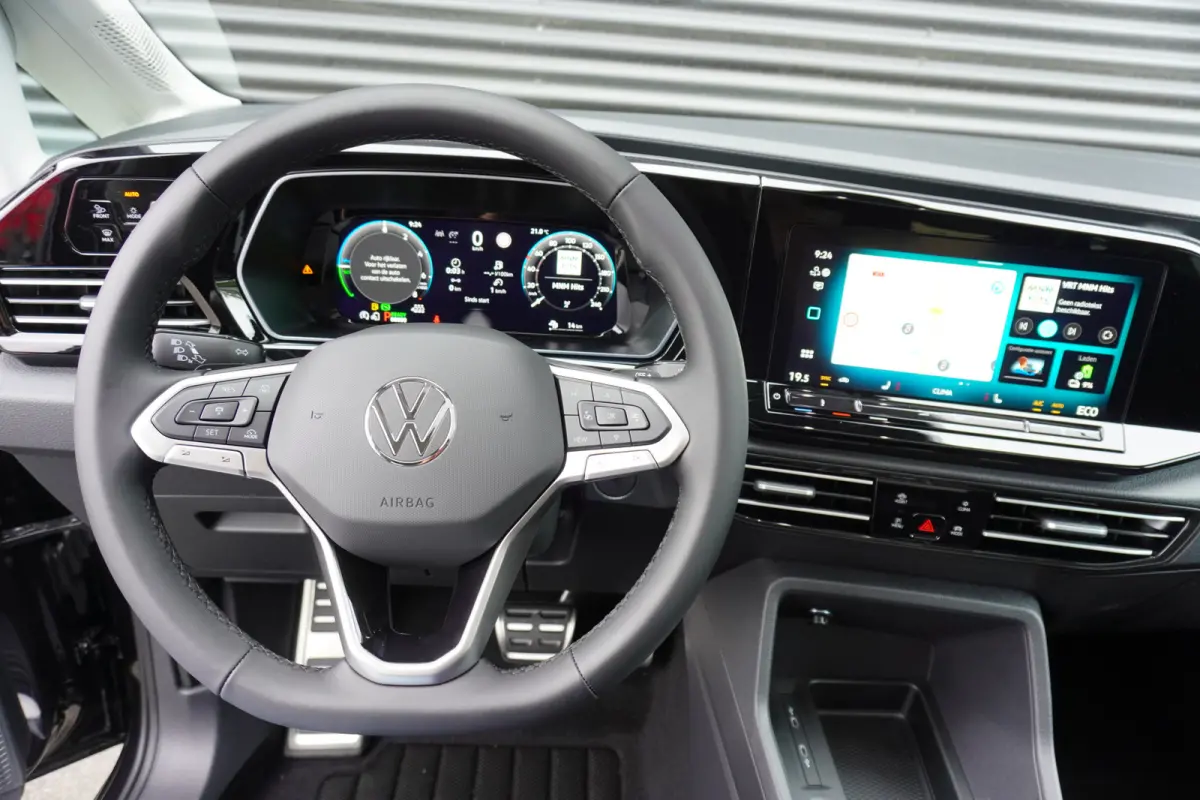 Maxi L2 150pk Plug-in Hybride Style Trekhaak Automaat Apple Carplay Navigatie Camera Parkeersensoren LED 5 persoons ACC Cruise control