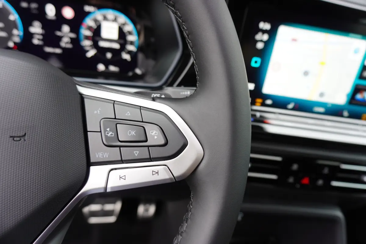Maxi L2 150pk Plug-in Hybride Style Trekhaak Automaat Apple Carplay Navigatie Camera Parkeersensoren LED 5 persoons ACC Cruise control