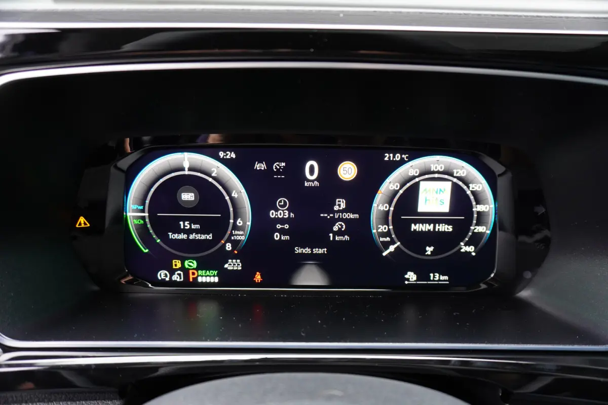 Maxi L2 150pk Plug-in Hybride Style Trekhaak Automaat Apple Carplay Navigatie Camera Parkeersensoren LED 5 persoons ACC Cruise control