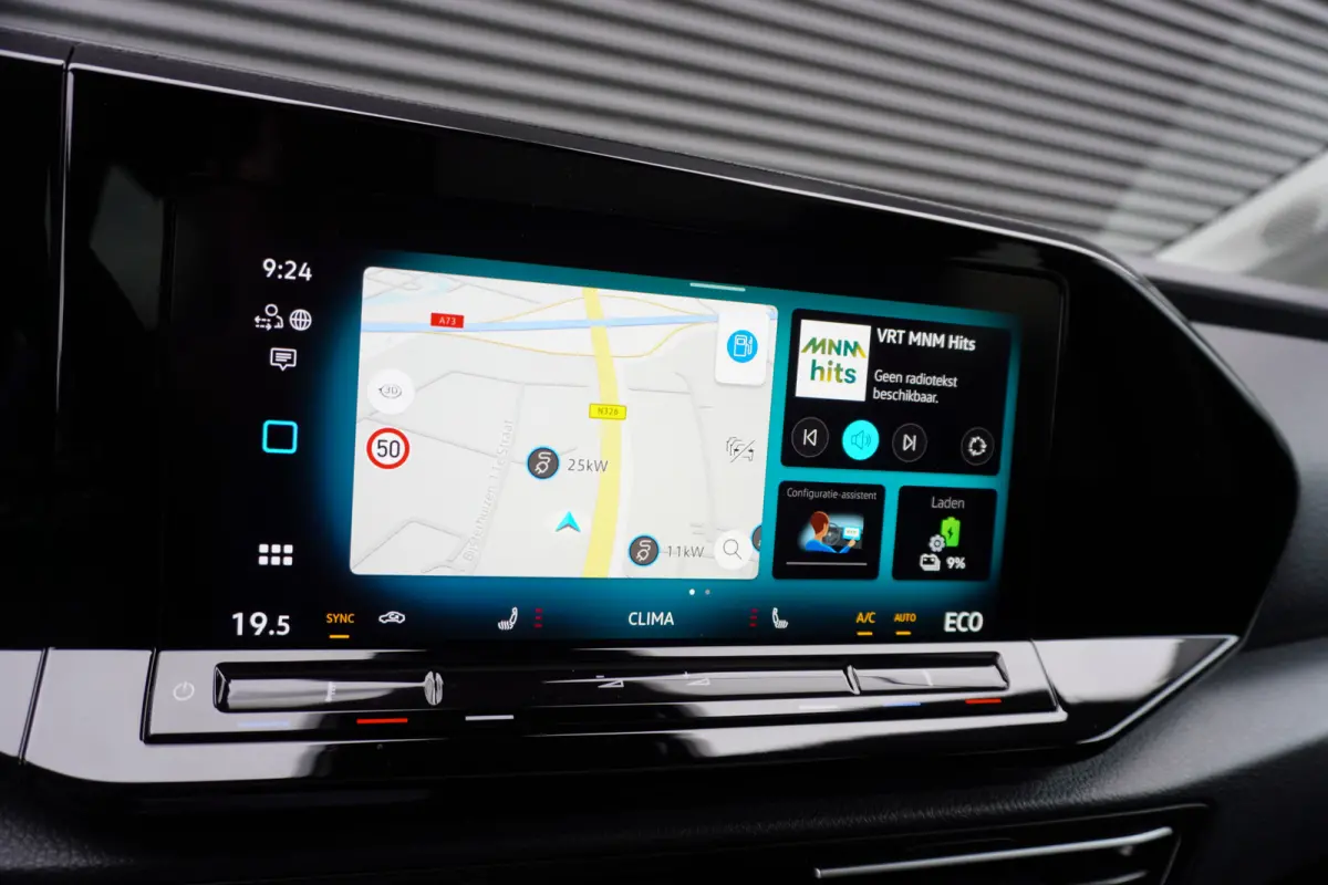Maxi L2 150pk Plug-in Hybride Style Trekhaak Automaat Apple Carplay Navigatie Camera Parkeersensoren LED 5 persoons ACC Cruise control