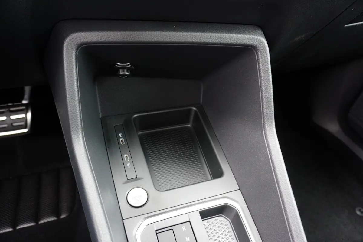 Maxi L2 150pk Plug-in Hybride Style Trekhaak Automaat Apple Carplay Navigatie Camera Parkeersensoren LED 5 persoons ACC Cruise control