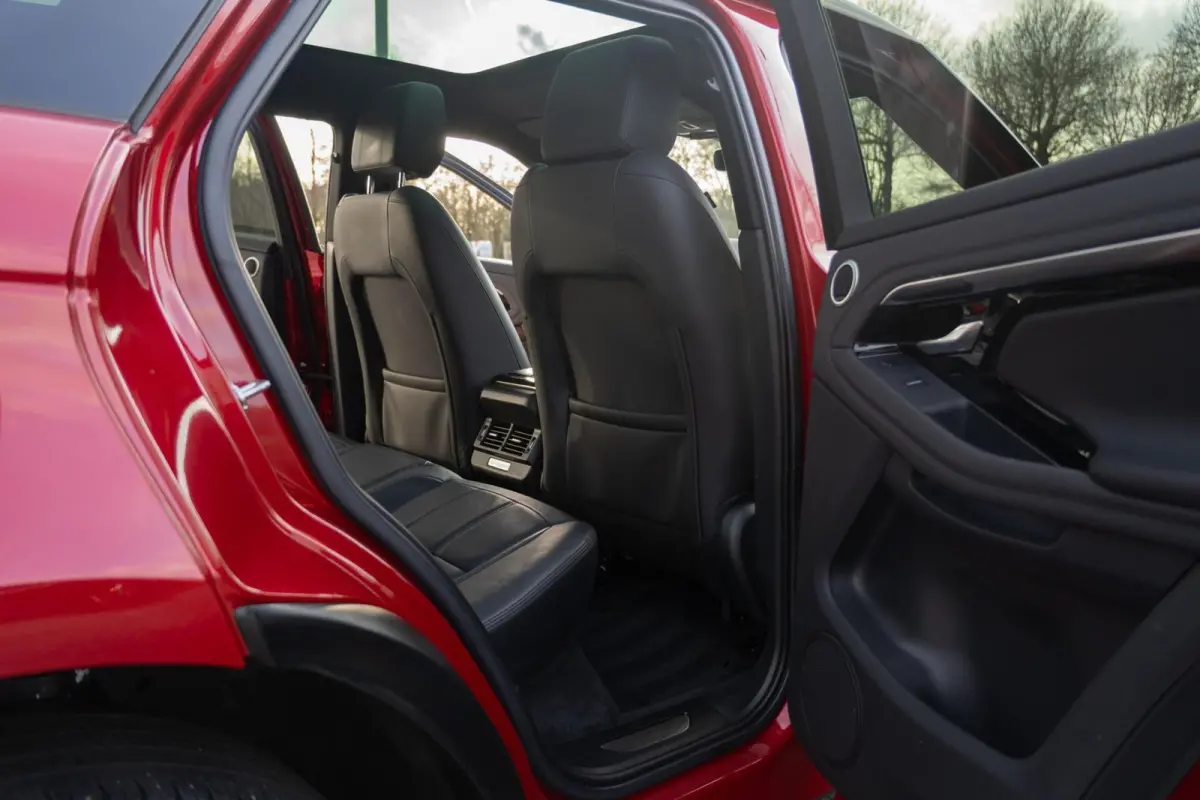 2.0 D180 AWD HSE|1ste Eig|Panoramadak|Trekhaak|Leder|Digitaal Dashboard|Meridian|Firenze Red Metallic|Dealer Onderhouden