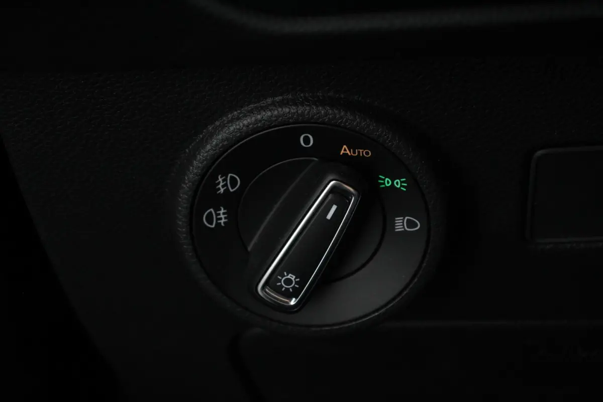 1.5 TSI DSG Style Nieuw type Climate Control Parkeer sensoren Cruise control DAB Led Lichtmetalen Velgen