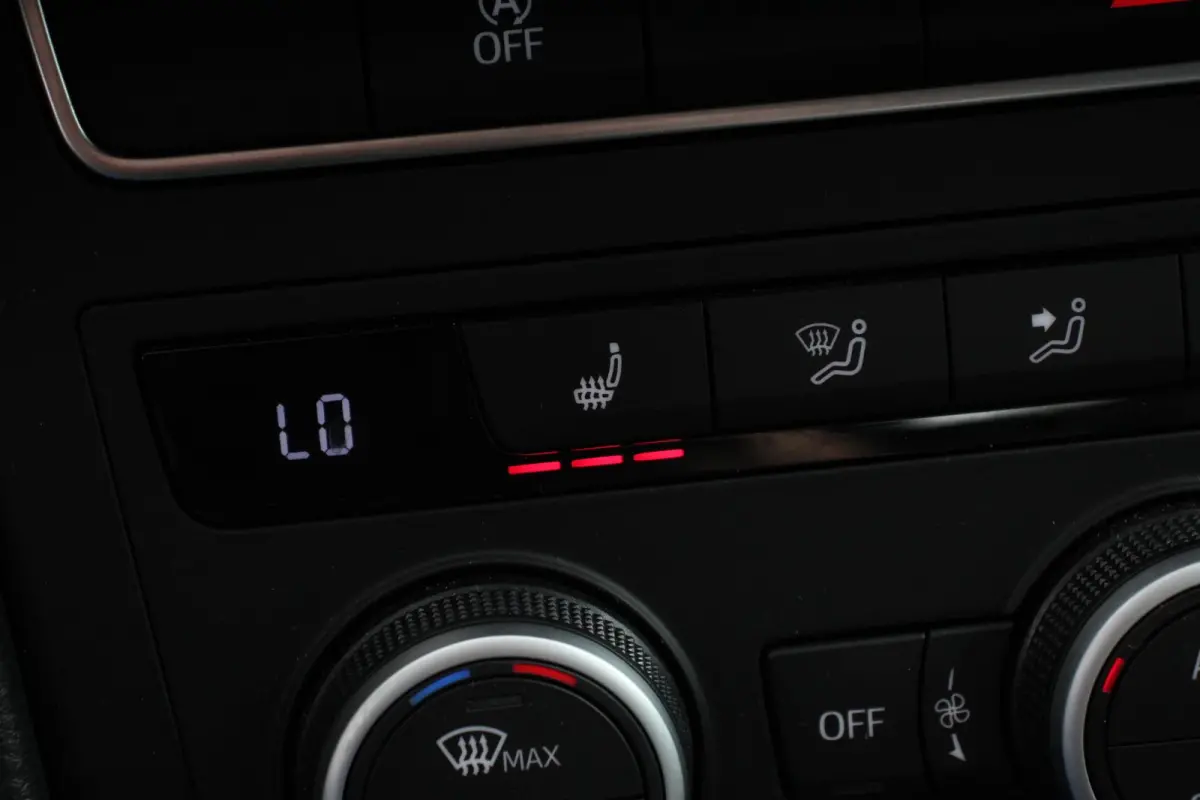1.5 TSI DSG Style Nieuw type Climate Control Parkeer sensoren Cruise control DAB Led Lichtmetalen Velgen