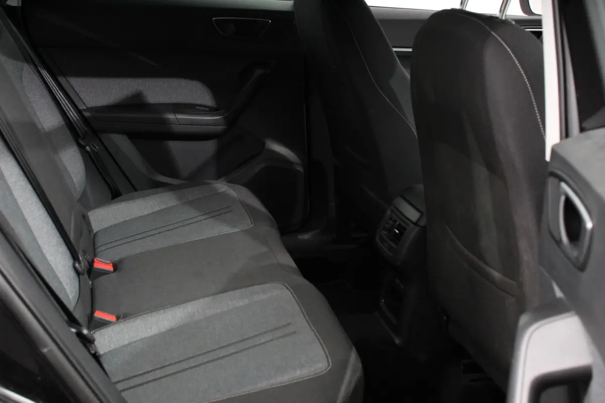 1.5 TSI DSG Style Nieuw type Climate Control Parkeer sensoren Cruise control DAB Led Lichtmetalen Velgen