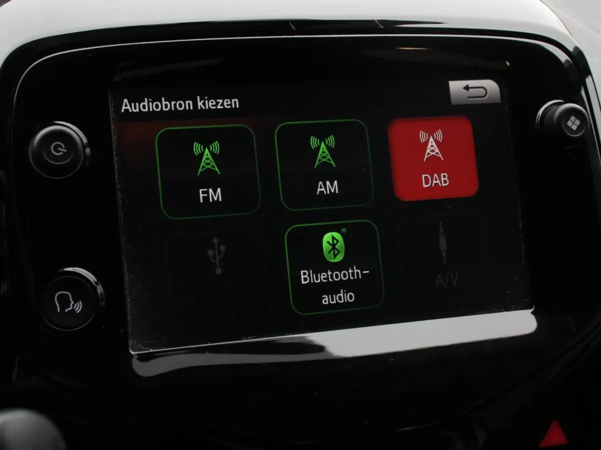 1.0 VTi Feel Airco Carplay Navigatie Achteruitrijcamera NL Auto NAP