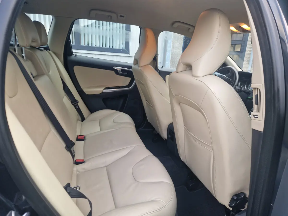 T5 Nederlandse auto | Beige Leder | 133.700 km | nieuwe distrubutie | High Performance audio | etc