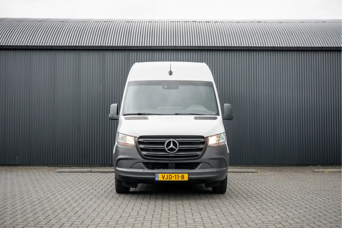 311 CDI RWD L2H2 | Volledig Ingericht | Mbux | Camera | Climatronic