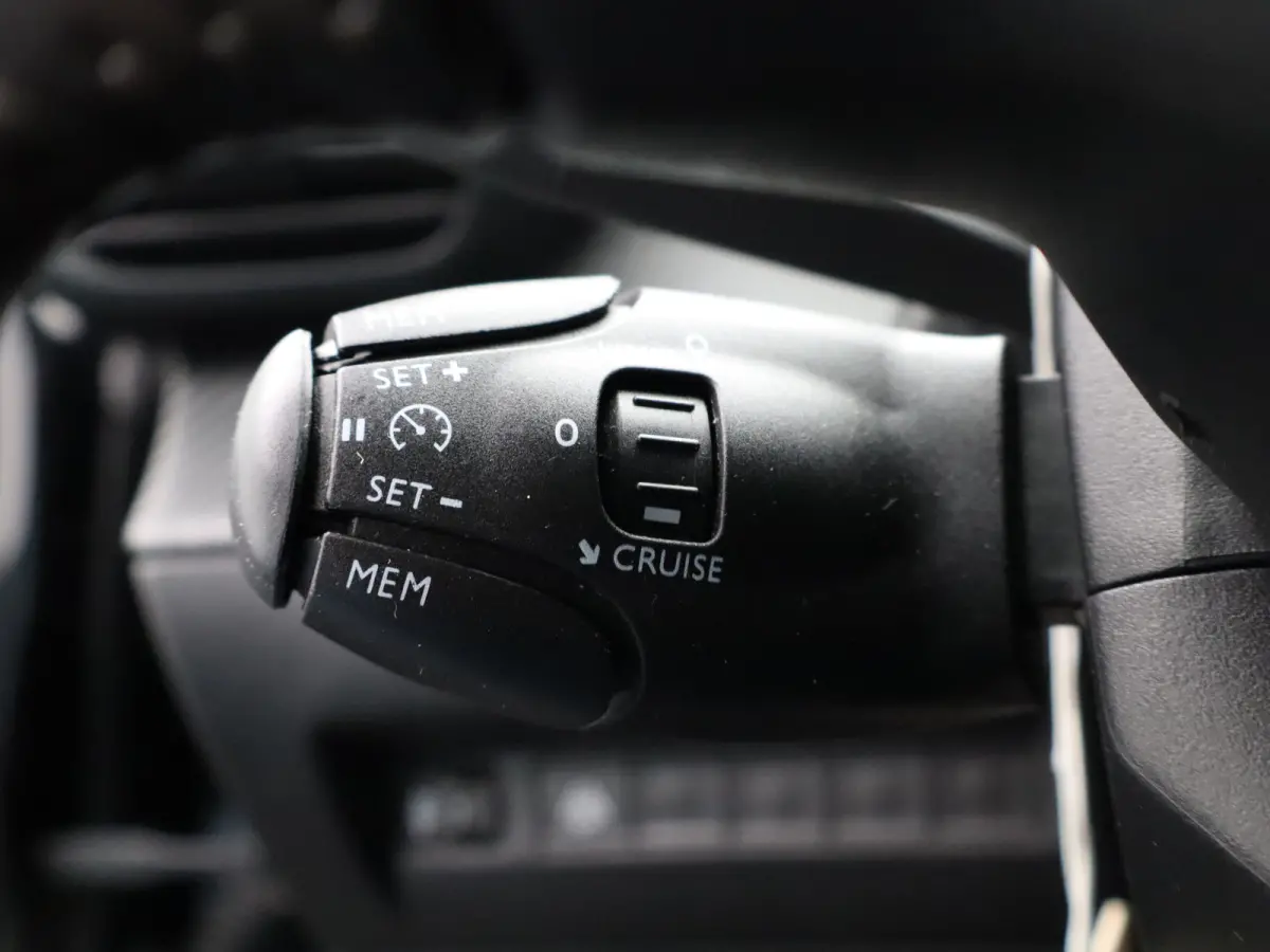 1.2 PureTech Active Cruise Control | Parkeersensoren | Apple Carplay/Android Auto | Navigatie