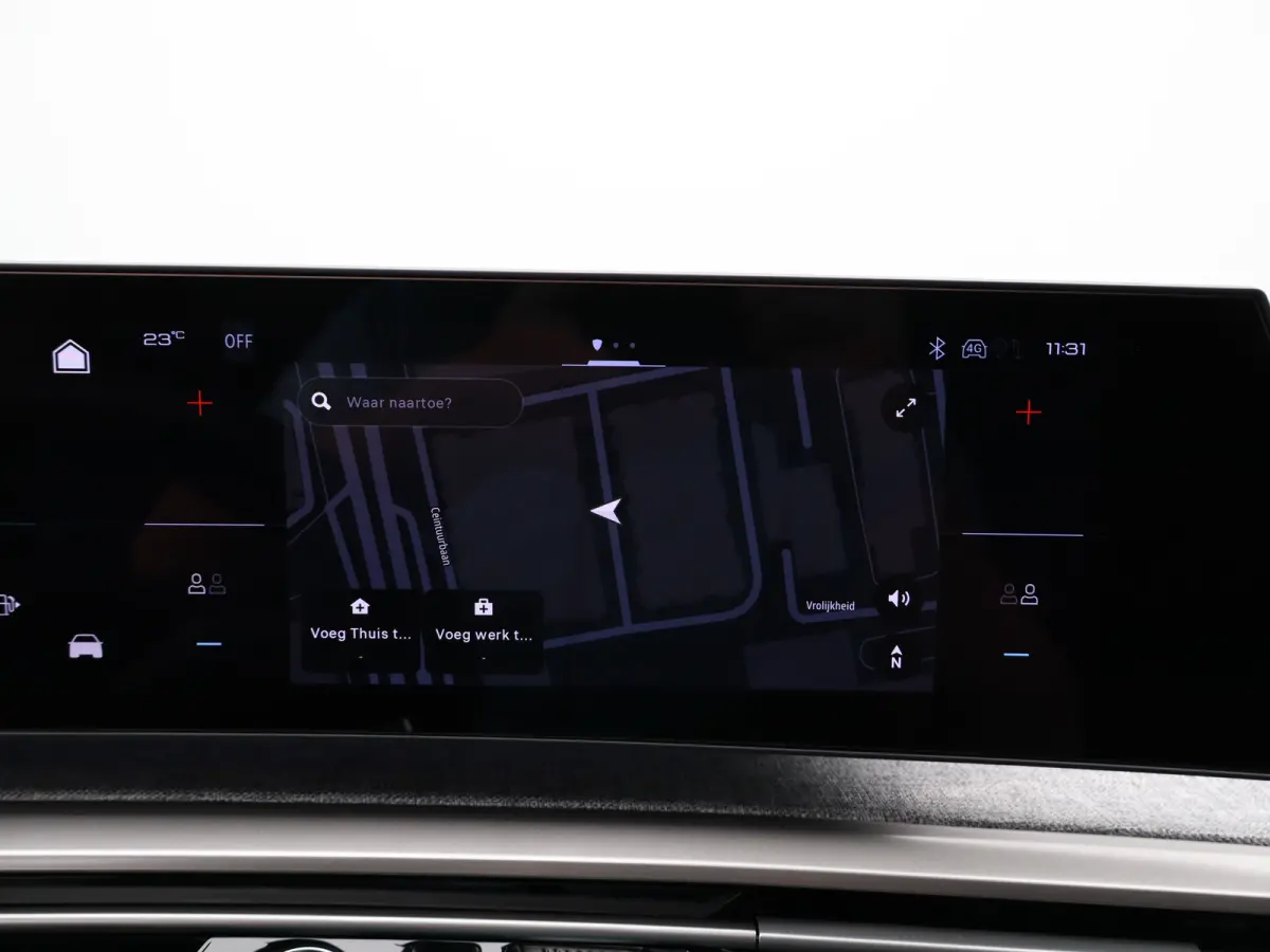 1.2 Hybrid 145 GT Camera | Cruise Control Adaptief | Stoel en Stuur Verwarming | 19" Lichtmetalen Velgen | Parkeersensoren Voor en Achter | Keyless