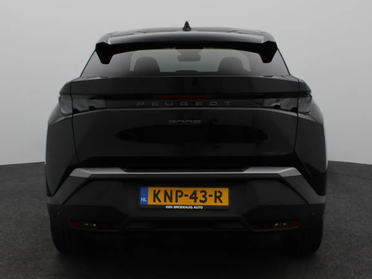 1.2 Hybrid 145 GT Camera | Cruise Control Adaptief | Stoel en Stuur Verwarming | 19" Lichtmetalen Velgen | Parkeersensoren Voor en Achter | Keyless