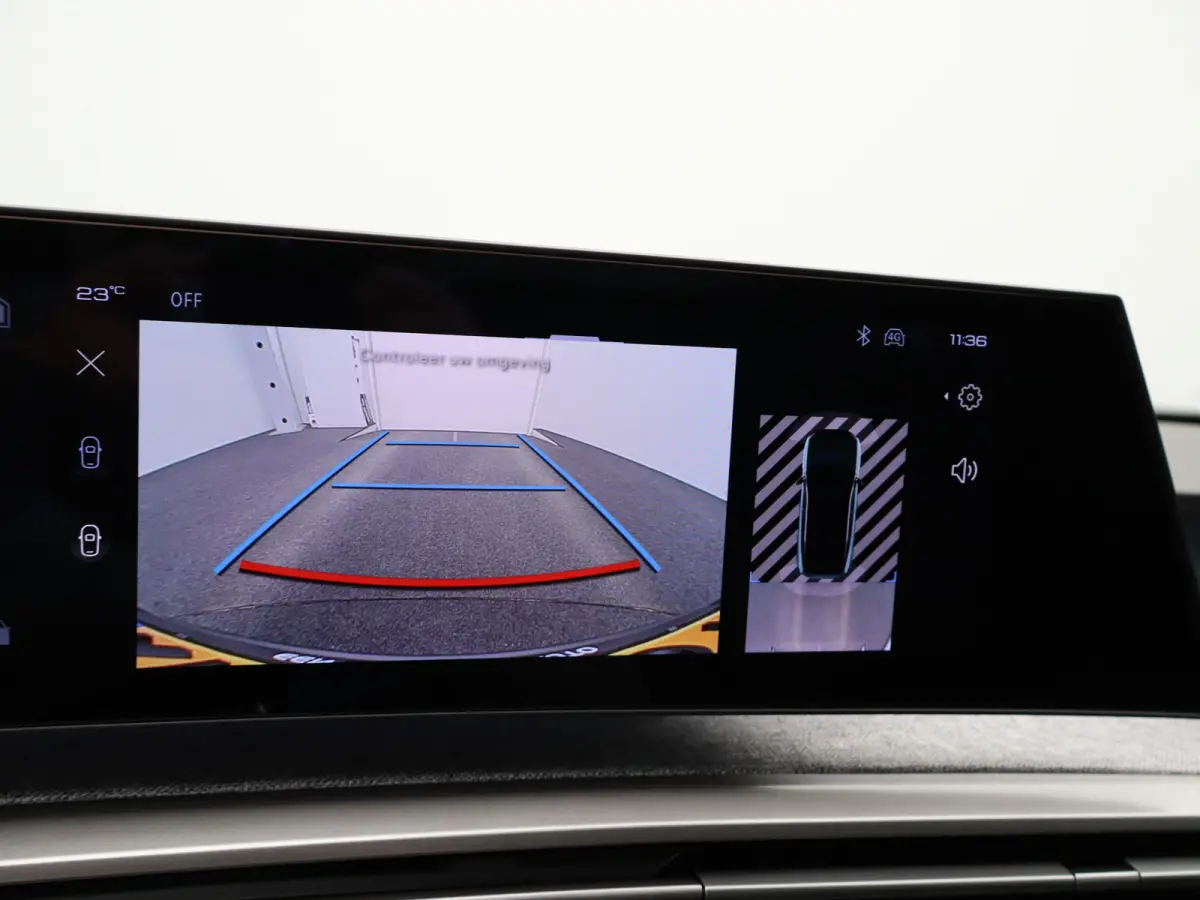 1.2 Hybrid 145 GT Camera | Cruise Control Adaptief | Stoel en Stuur Verwarming | 19" Lichtmetalen Velgen | Parkeersensoren Voor en Achter | Keyless