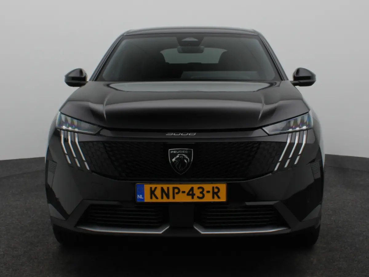 1.2 Hybrid 145 GT Camera | Cruise Control Adaptief | Stoel en Stuur Verwarming | 19" Lichtmetalen Velgen | Parkeersensoren Voor en Achter | Keyless