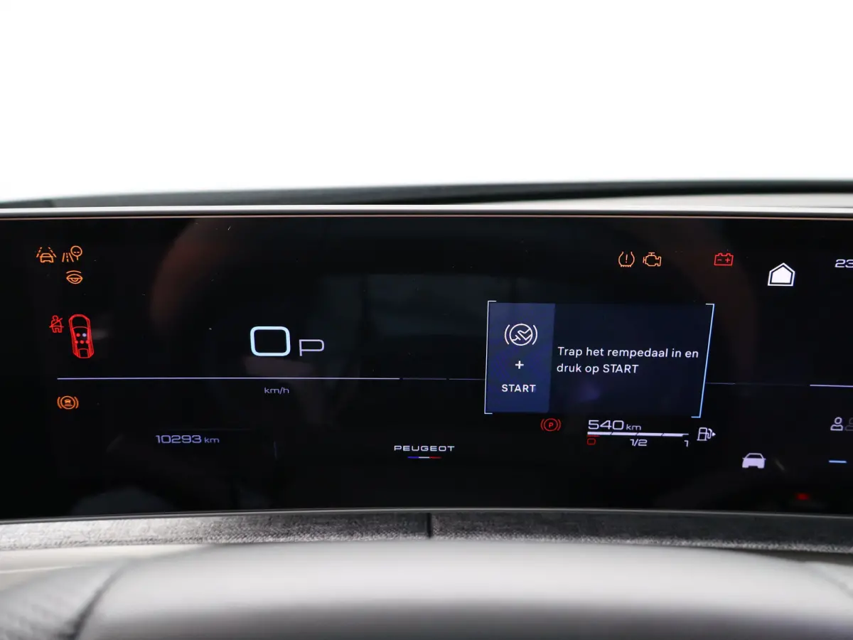 1.2 Hybrid 145 GT Camera | Cruise Control Adaptief | Stoel en Stuur Verwarming | 19" Lichtmetalen Velgen | Parkeersensoren Voor en Achter | Keyless