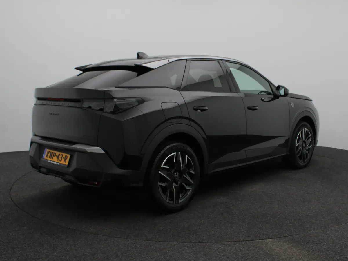 1.2 Hybrid 145 GT Camera | Cruise Control Adaptief | Stoel en Stuur Verwarming | 19" Lichtmetalen Velgen | Parkeersensoren Voor en Achter | Keyless