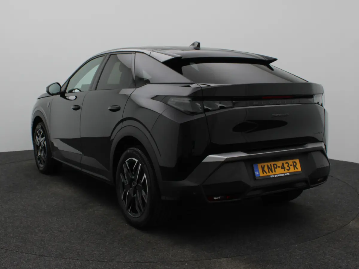 1.2 Hybrid 145 GT Camera | Cruise Control Adaptief | Stoel en Stuur Verwarming | 19" Lichtmetalen Velgen | Parkeersensoren Voor en Achter | Keyless