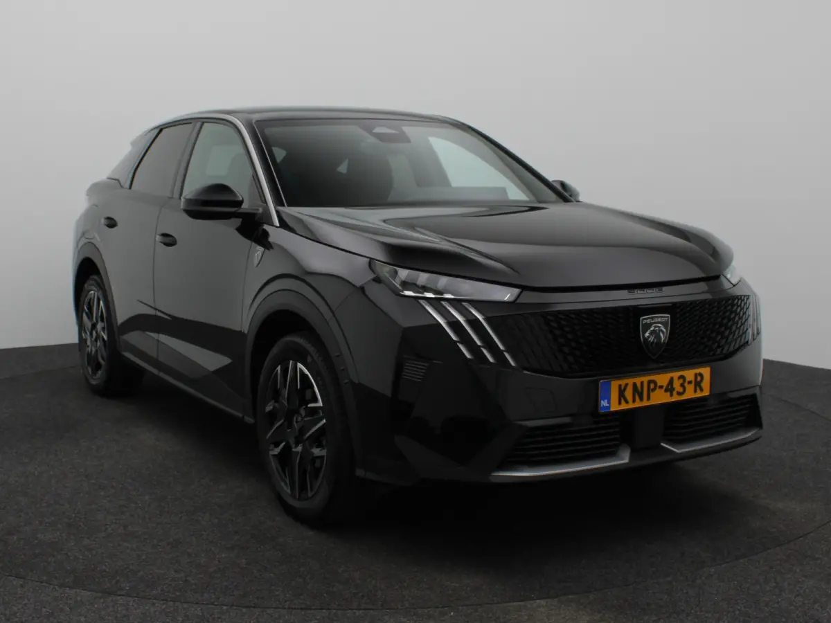 1.2 Hybrid 145 GT Camera | Cruise Control Adaptief | Stoel en Stuur Verwarming | 19" Lichtmetalen Velgen | Parkeersensoren Voor en Achter | Keyless