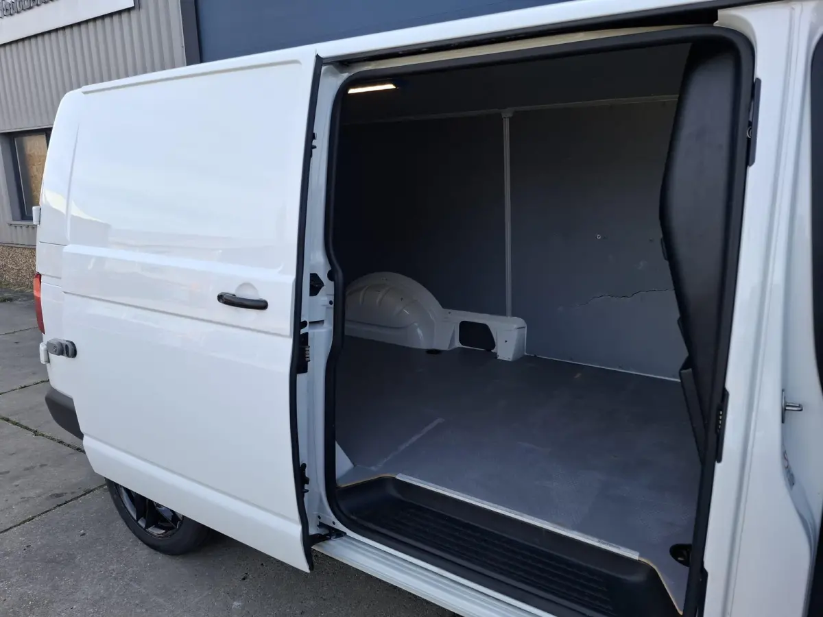 2.0 TDI L2H1 30 Comfortline CARPLAY / L2H1 / CRUISE CONTROLE / AIRCO / EURO 6