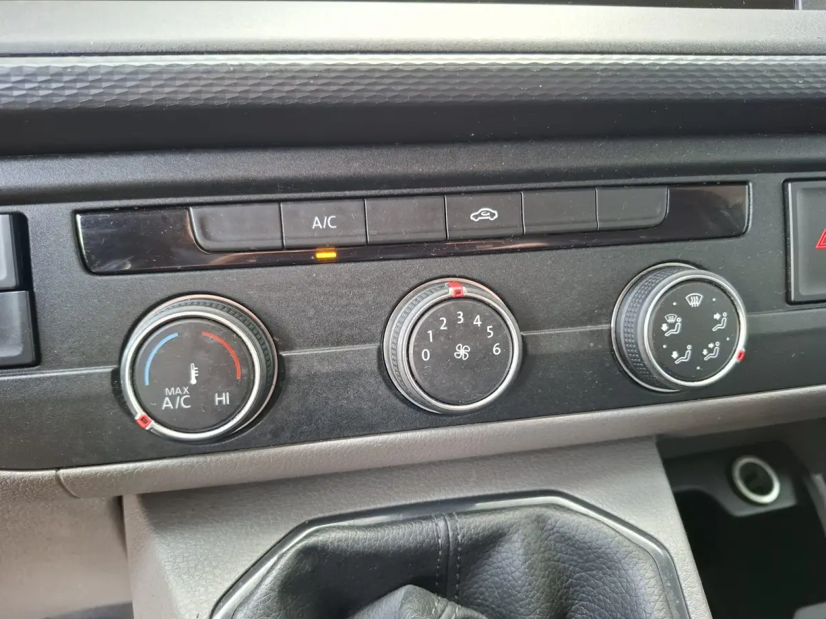 2.0 TDI L2H1 30 Comfortline CARPLAY / L2H1 / CRUISE CONTROLE / AIRCO / EURO 6
