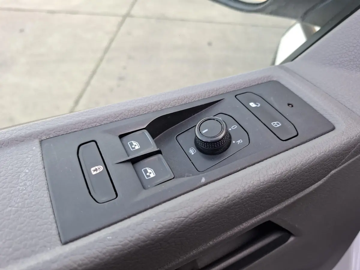 2.0 TDI L2H1 30 Comfortline CARPLAY / L2H1 / CRUISE CONTROLE / AIRCO / EURO 6