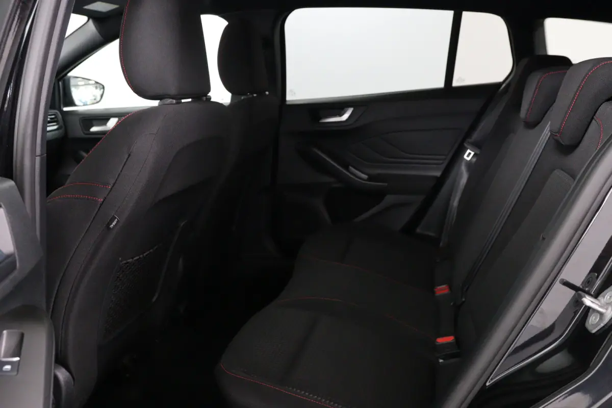 1.0 EcoBoost Hybrid ST Line | 1e Eigenaar! | Winterpack | LED | Clima | Navi | Cruise Control | Keyless | Parkeersensoren V+A | Lichtmetalen Velgen