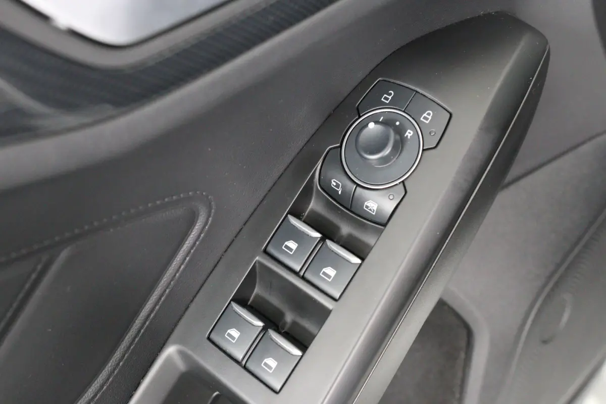 1.0 EcoBoost Hybrid ST Line | 1e Eigenaar! | Winterpack | LED | Clima | Navi | Cruise Control | Keyless | Parkeersensoren V+A | Lichtmetalen Velgen