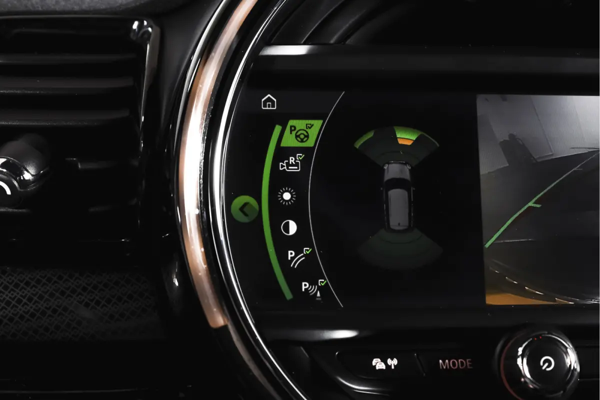 2.0 JCW ALL4 Chili | S/K-Panodak | Adapt. Cruise | Stoelverw. | PDC | Camera | NAV + App.Connect | ECC | Harman Kardon | LM 19" |