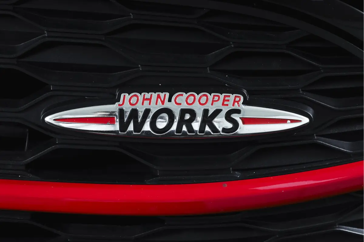 2.0 JCW ALL4 Chili | S/K-Panodak | Adapt. Cruise | Stoelverw. | PDC | Camera | NAV + App.Connect | ECC | Harman Kardon | LM 19" |