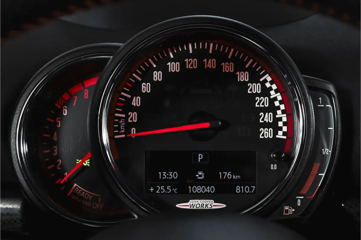 2.0 JCW ALL4 Chili | S/K-Panodak | Adapt. Cruise | Stoelverw. | PDC | Camera | NAV + App.Connect | ECC | Harman Kardon | LM 19" |