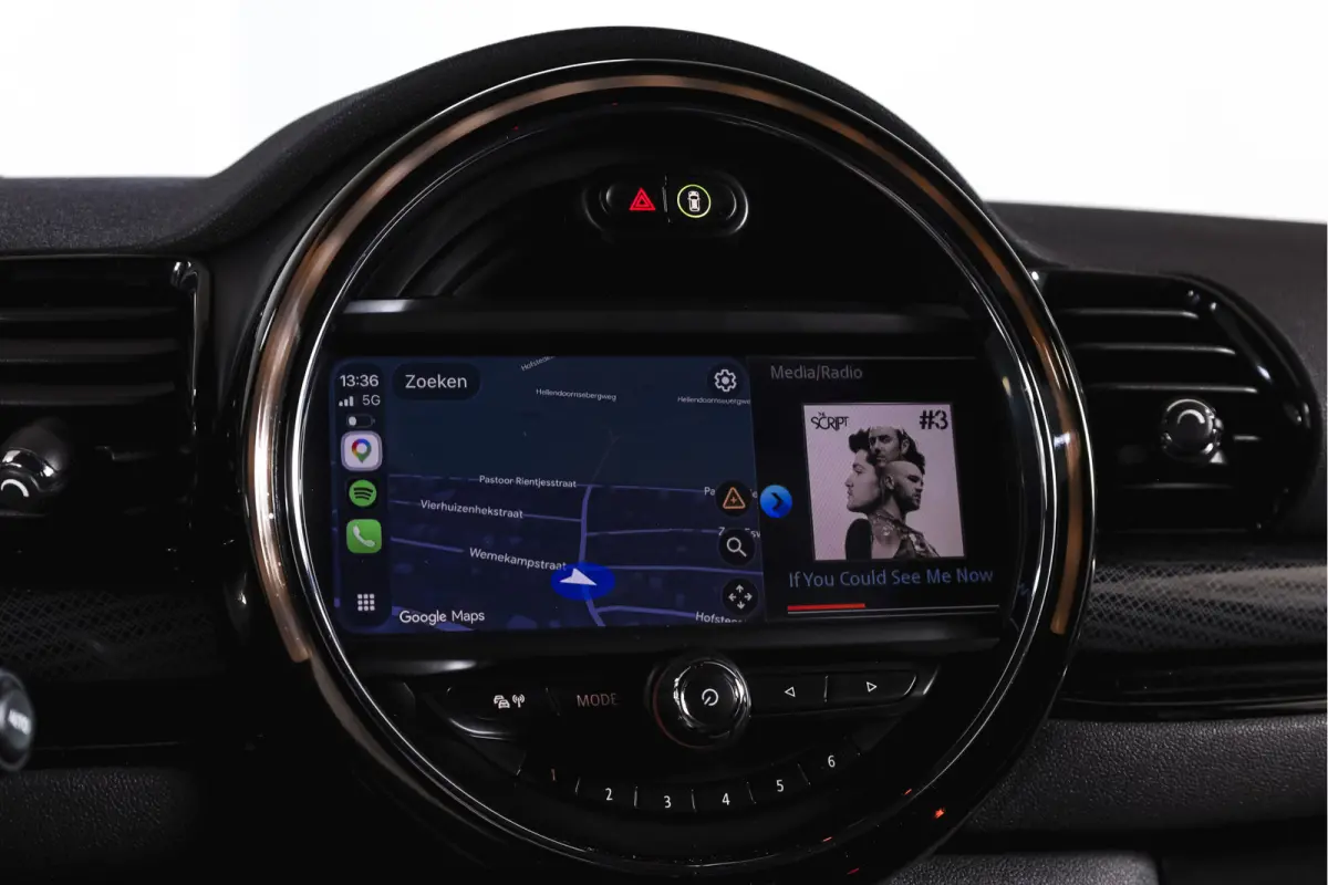2.0 JCW ALL4 Chili | S/K-Panodak | Adapt. Cruise | Stoelverw. | PDC | Camera | NAV + App.Connect | ECC | Harman Kardon | LM 19" |