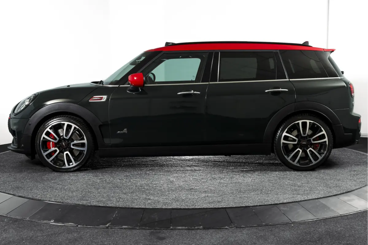 2.0 JCW ALL4 Chili | S/K-Panodak | Adapt. Cruise | Stoelverw. | PDC | Camera | NAV + App.Connect | ECC | Harman Kardon | LM 19" |