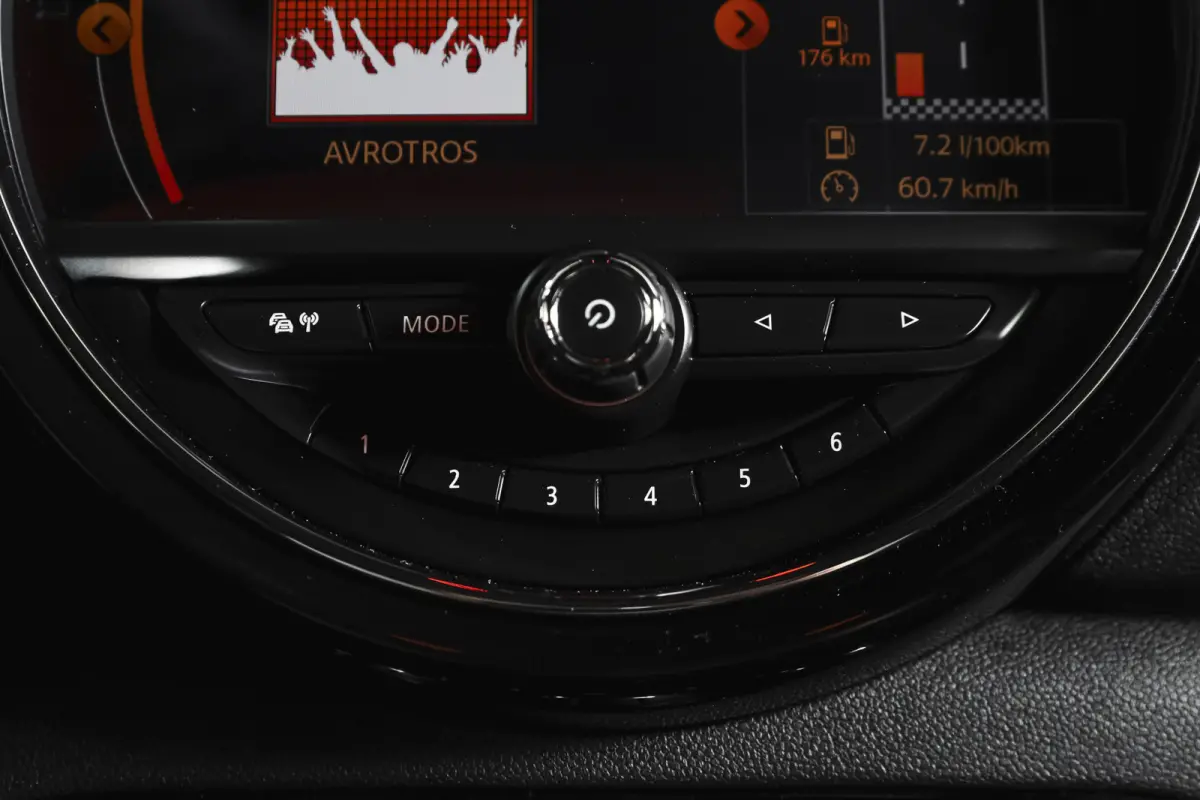 2.0 JCW ALL4 Chili | S/K-Panodak | Adapt. Cruise | Stoelverw. | PDC | Camera | NAV + App.Connect | ECC | Harman Kardon | LM 19" |