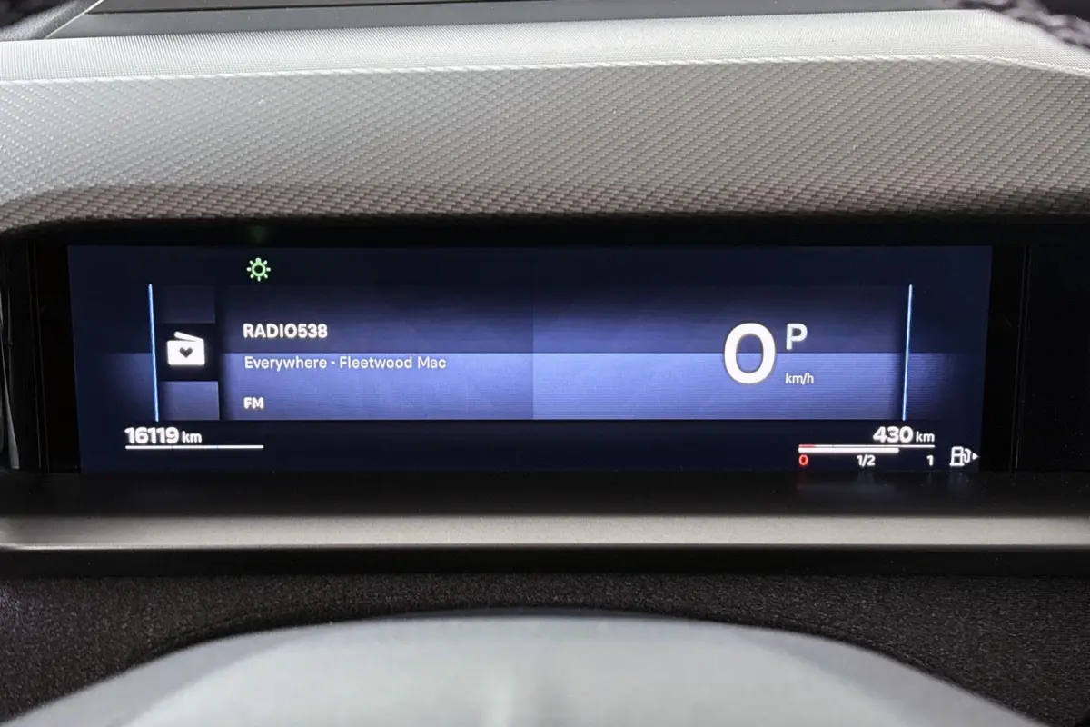 1.2 Turbo Hybrid GS 360 Camera Head-Up Display Apple CarPlay
