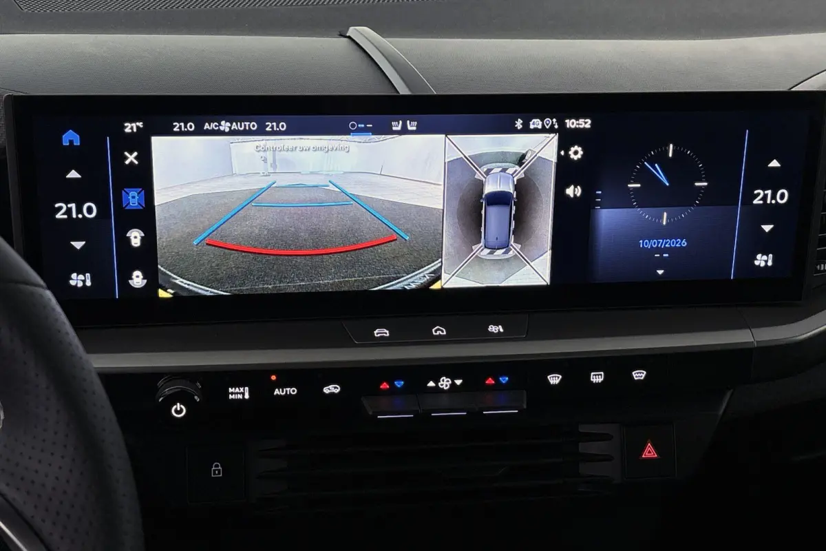 1.2 Turbo Hybrid GS 360 Camera Head-Up Display Apple CarPlay