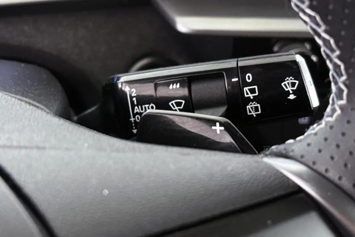 1.2 Turbo Hybrid GS 360 Camera Head-Up Display Apple CarPlay