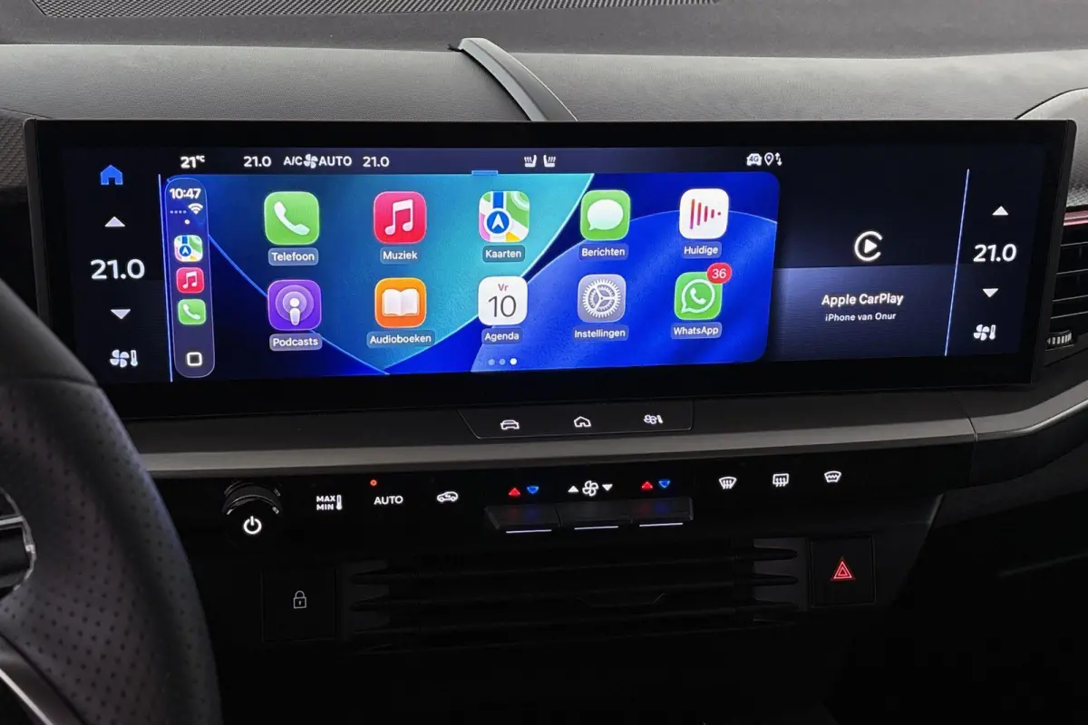 1.2 Turbo Hybrid GS 360 Camera Head-Up Display Apple CarPlay
