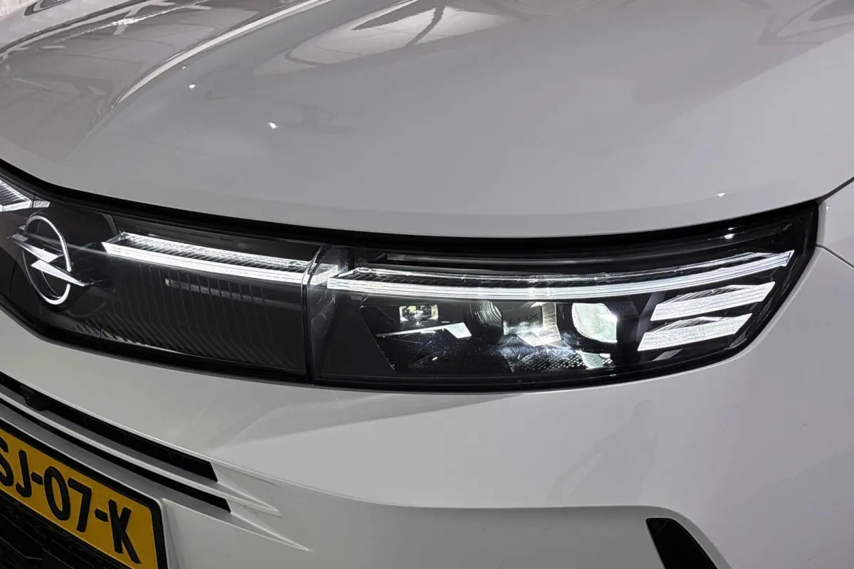 1.2 Turbo Hybrid GS 360 Camera Head-Up Display Apple CarPlay