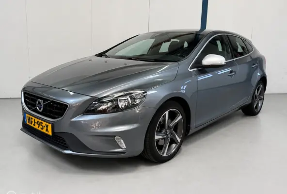2.0 T2 R-Design NAVIGATIE