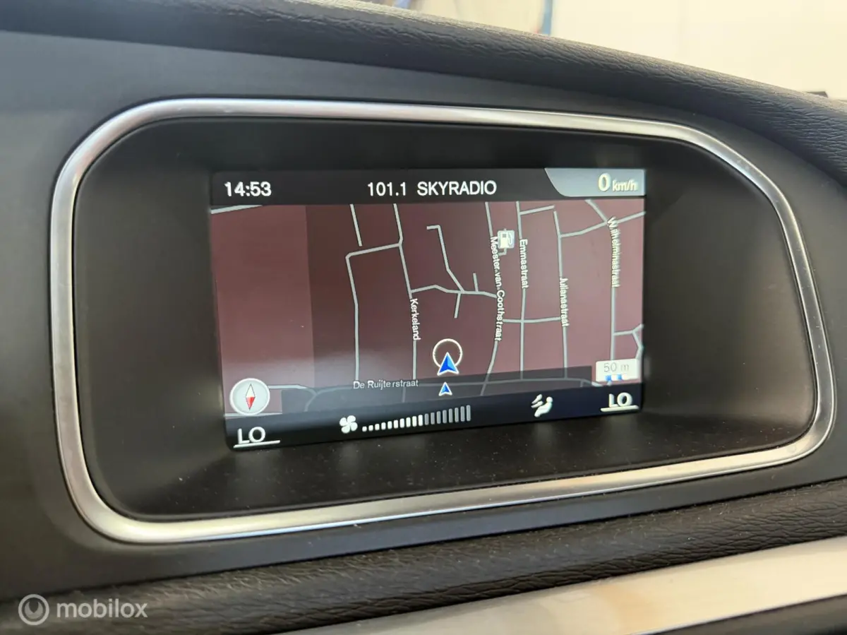 2.0 T2 R-Design NAVIGATIE