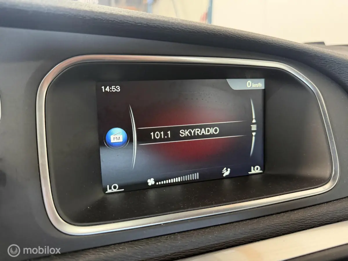 2.0 T2 R-Design NAVIGATIE