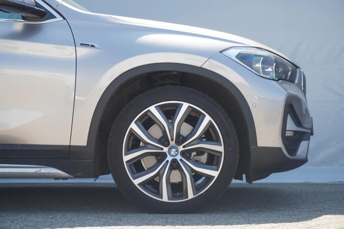 xDrive25e | Trekhaak | Active Cruise Control | Head-Up Display | Comfort Access
