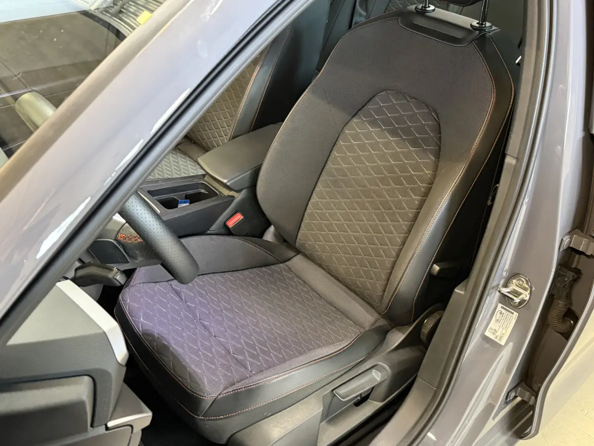 1.4 TSI eHybrid PHEV FR Business Intense | Keyless | Apple Carplay | Stoel/Stuurverwarming | Camera