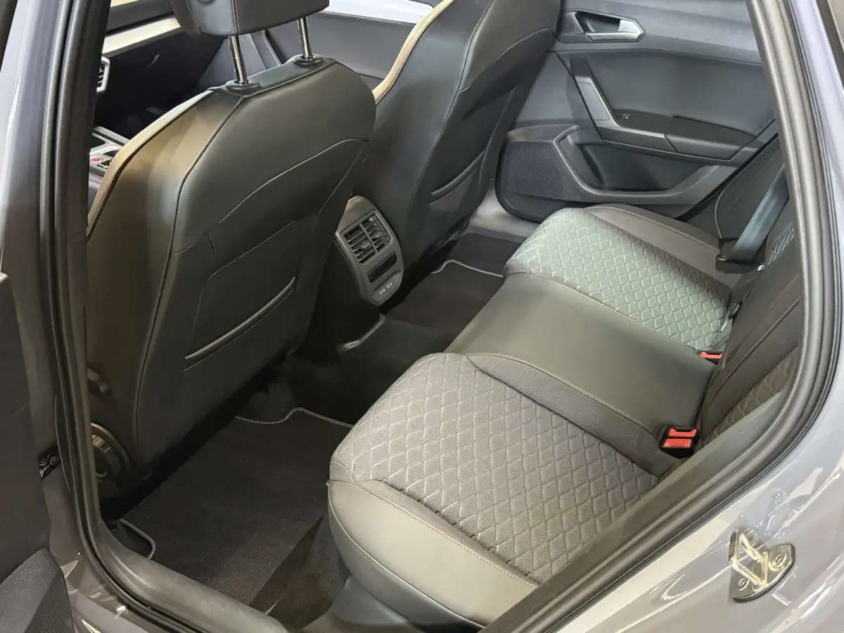 1.4 TSI eHybrid PHEV FR Business Intense | Keyless | Apple Carplay | Stoel/Stuurverwarming | Camera