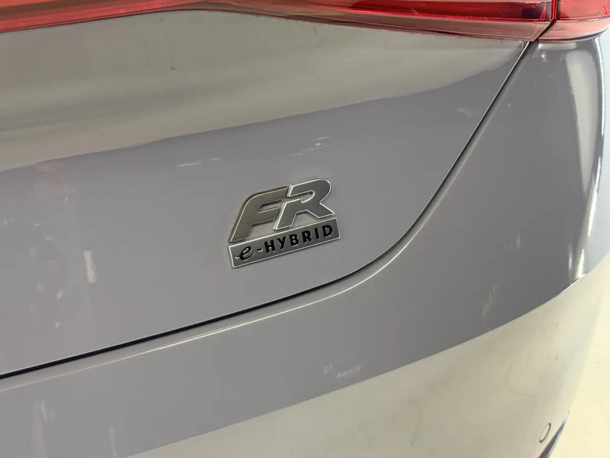 1.4 TSI eHybrid PHEV FR Business Intense | Keyless | Apple Carplay | Stoel/Stuurverwarming | Camera