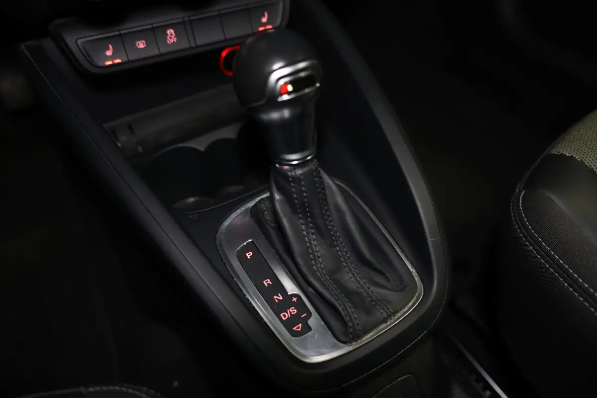 1.0 TFSI Pro Line AVM S-TRONIC AIRCO NAVI CRUISE BT STOELVW "18