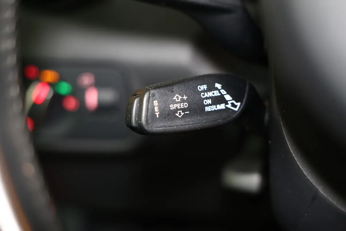 1.0 TFSI Pro Line AVM S-TRONIC AIRCO NAVI CRUISE BT STOELVW "18